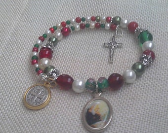 St. Padro Pio Adjustable Beaded Charm Bracelet in Italian Flag colors/St. Benedict and Crucifix Charm/ Padro Pio Image Medal