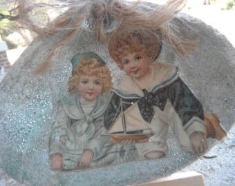 Sweet Little Accent/Ornament Piece with Vintage Art inside Clam Shell/Handpainted/ With mini Ease/l gift for Grandmom, Mom, and more!!