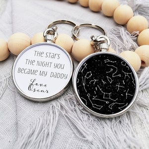 Cadeaux sur le thème de l'espace pour papa, cadeaux personnalisés pour les étoiles, cadeaux sur le thème des étoiles pour lui, carte personnalisée de la constellation des étoiles, porte-clés date + lieu