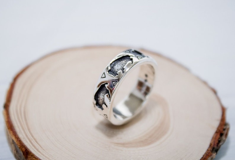 Sterling silver band style ring with stamped Buffalos shadowboxed