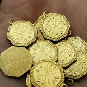 Solid Brass DPV046 16.5mm x 14mm Etched Medallion *1 piece*