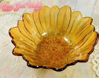 Amber Glass Bowl, Yellow Sunflower Bowl, Dark Yellow Flower Bowl, Decorative Amber Colored Bowl, Vintage Pressed Glass Sunflower Bowl Gift