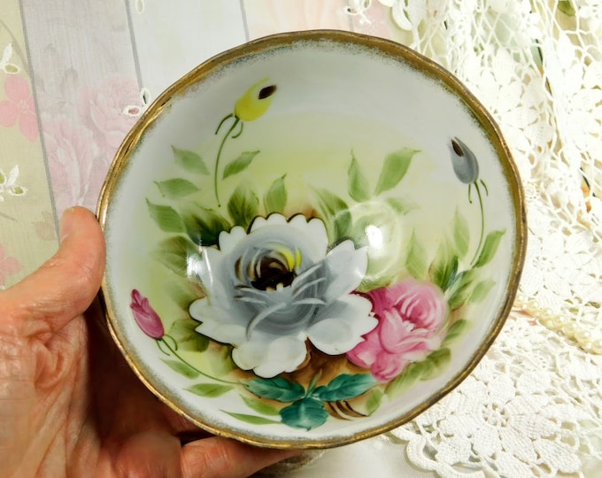 Hand Painted Flower Bowl With Feet from Japan, Vintage Japanese Porcelain Bowl With Hand Painted Roses and Three Fancy Feet, Beautiful Bowl