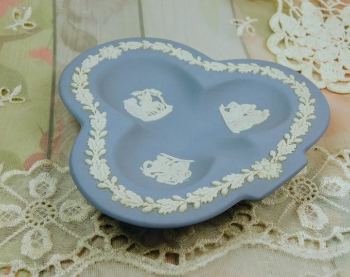 Wedgwood Dish, Small Clover Shaped Blue Dish from Wedgwood of England, Spoon Rest, Porcelain Spoon Rest, Vintage Porcelain Wedgwood Dish