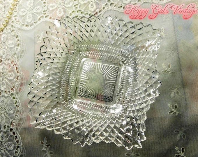 Clear Crystal Square Dish With Diamond Cut Design, Vintage Frilly Square Clear Glass Dish, Pretty Glass Vanity Tray, Pretty Crystal Ashtray