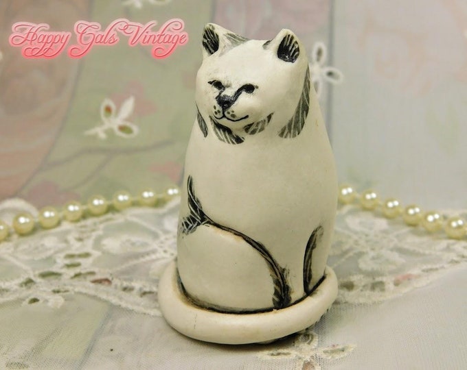 White Cat Figurine Salt Shaker, Vintage Ceramic Cat Figurine Salt Shaker, Porcelain White Cartoon Cat Figurine Salt Shaker, Cat Lover Gift