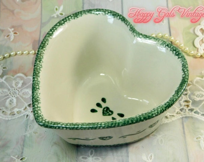 Ceramic Heart Bowl, Vintage Stoneware Ceramic Heart Shaped Bowl in Bisque White and Green, Small Cute 3" Deep Ceramic Heart Shaped Bowl Gift