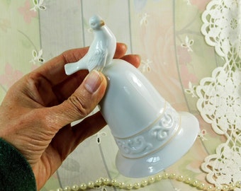 Avon Bell with White Dove, Vintage Avon The Tapestry Collection Bell, Vintage Porcelain Avon Bell with White Bird, Vintage Ceramic Bell Gift