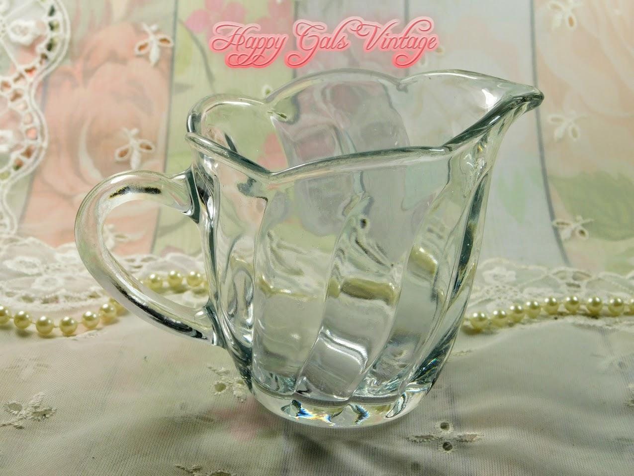 Leinuosen 2 Pcs Small Glass Pitcher Elegant Shaped Crystal Glass Creamer Pitcher Glass Tea Pitcher Coffee Milk Creamer Pitcher Creative M