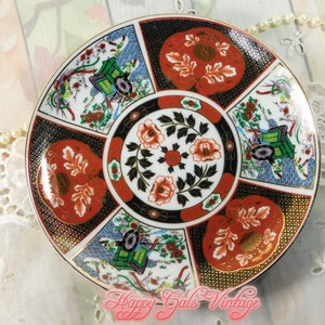 Japanese Plate by Imari, Vintage Enamel Plate in Red Black and Gold From Heritage Mint, Beautiful Decorative Porcelain Plate from Japan Gift