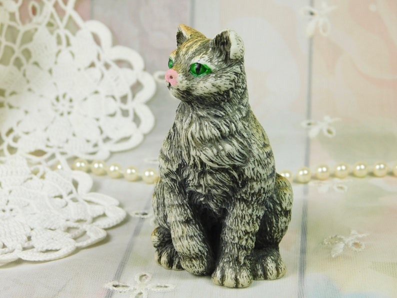 grey tabby cat statue