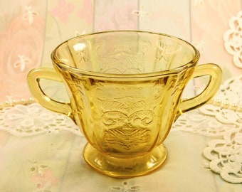 Yellow Depression Glass Sugar Bowl, Vintage Yellow Pressed Glass Sugar Bowl With Two Handles, Pretty Little Light Yellow Glass Sugar Bowl