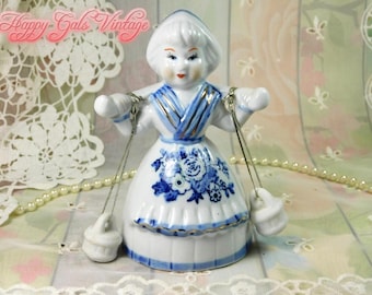 Dutch Girl Bell Figurine, Dutch Woman Bell Figurine, Vintage Dutch Girl Porcelain Figurine, Vintage Porcelain Dutch Woman Figurine Holland