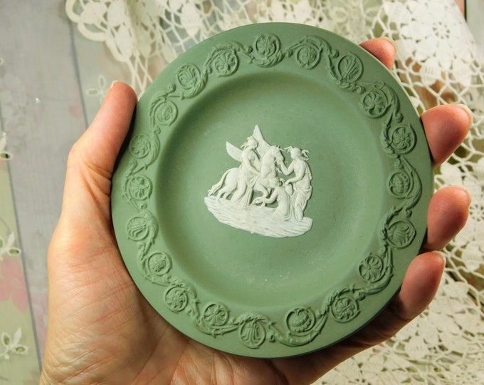 Wedgwood Green Dish, Spoon Rest, Porcelain Spoon Rest, Wedgwood Spoon Rest in Green, Vintage Wedgwood of England, Vintage Wedgwood Gift