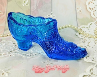 Glass Shoe Figurine in Aqua Blue, Blue Glass Shoe Figurine, Vintage Molded Glass Shoe in Bright Blue, Floral Embossed Small Glass Shoe Art