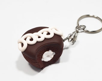Chocolate Cupcake keychain (cupcake keychain, dessert keychain, chocolate keychain)