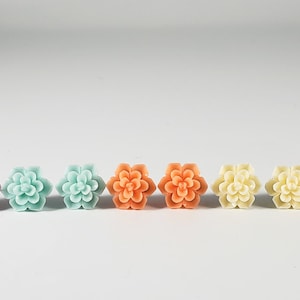 Dainty Dahlia stud earrings (flower studs, flower earrings, dahlia earrings, pastel flower earrings )