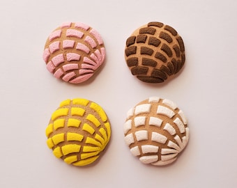Concha pins or magnet (pan dulce pins, lapels, mexican sweet bread pins, sweet bread lapels)