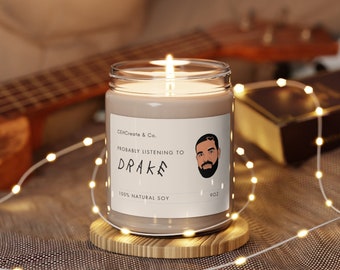 ドレイクを聴いていると思われるソイワックスキャンドル 9オンス（クリームとイメージ入り）