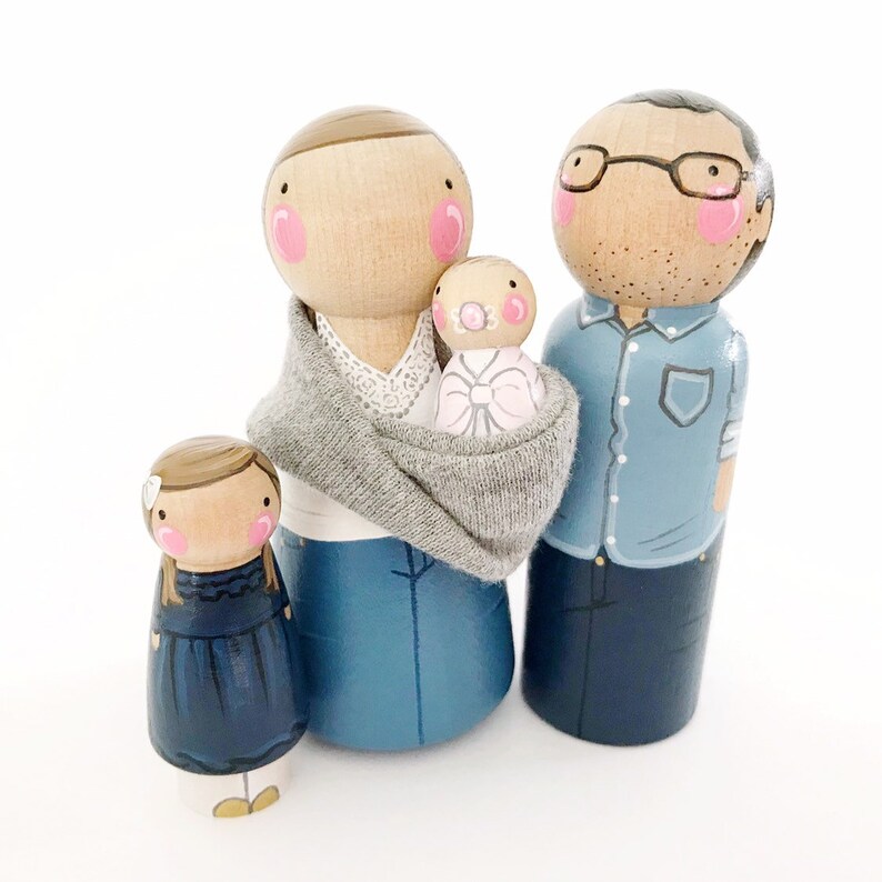 CUSTOM peg dolls family of 4 with baby sling // personalized image 2