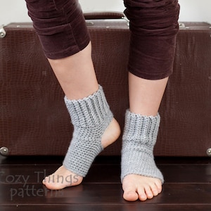 Crochet pattern #004 - Women Yoga socks, ballet, jazz, dance socks, leg warmers - pdf tutorial