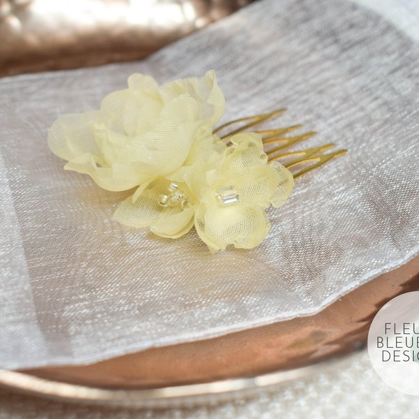 CATHERINE | Kleiner Hochzeit Fascinator mit Seidenblumen in gelb