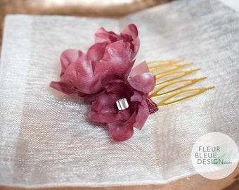 CATHERINE | Small wedding fascinator with silk flowers in wine red