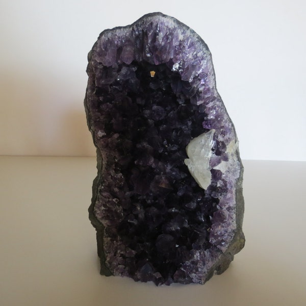 Gem Grade Uruguayan Grape Jelly Amethyst Geode Cathedral # 411 with GLASSY Optical Calcite Crystal