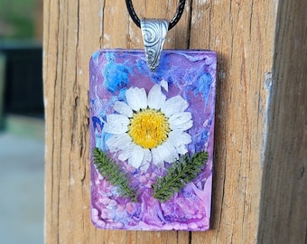 Pressed flower and resin pendant, Nature jewelry, Handmade Jewelry, Epoxy Resin, alcohol ink