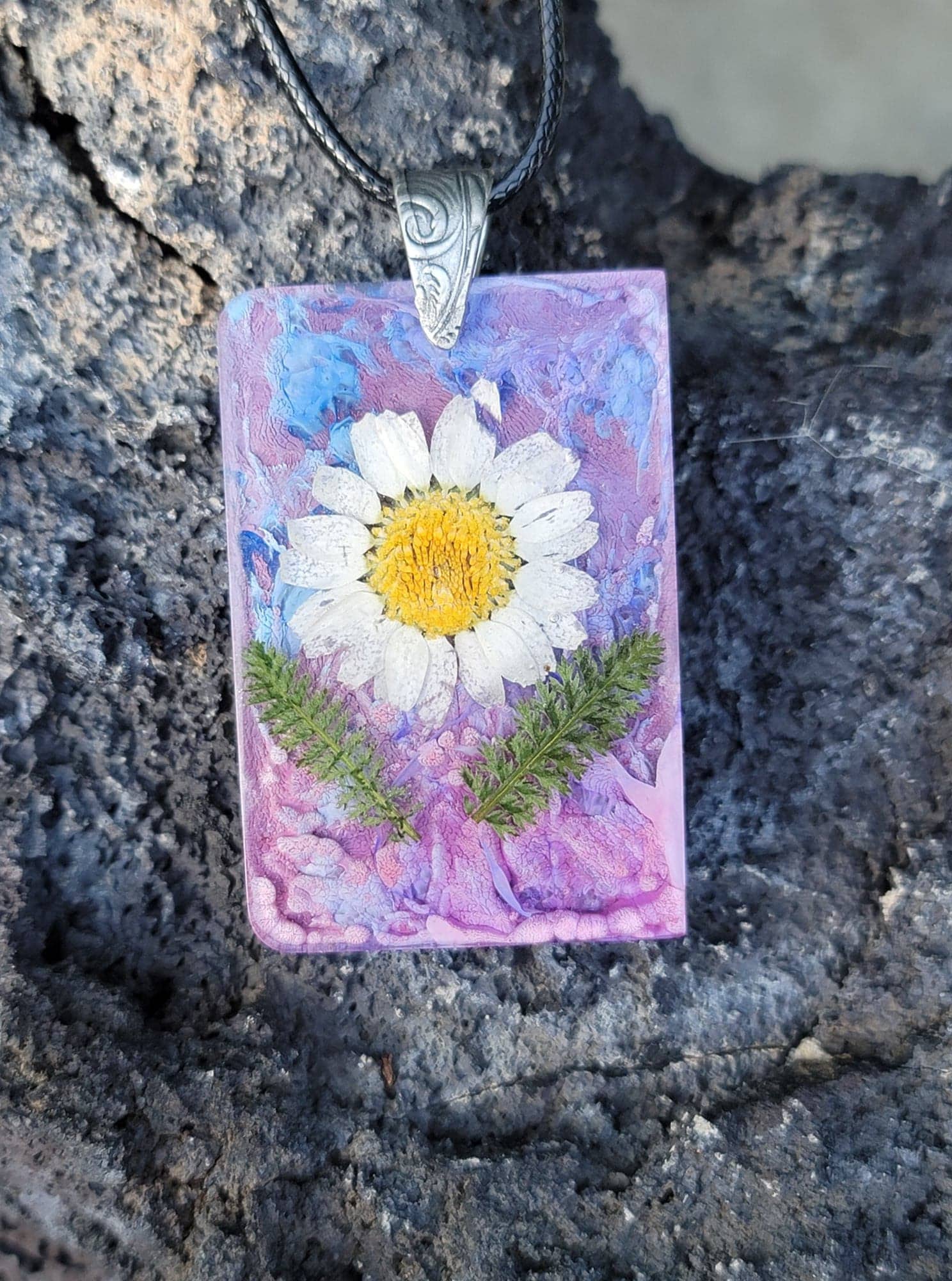 Parure De Bijoux Naturelle - Boucles D'oreilles & Collier Pendentif - Vraies Fleurs Pressées Couleur Corail - Résine Et Acier Inox - Neuf Avec étiquettes