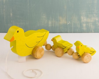 Mr. Ellie Pooh Wooden Pull-Along Duck Family