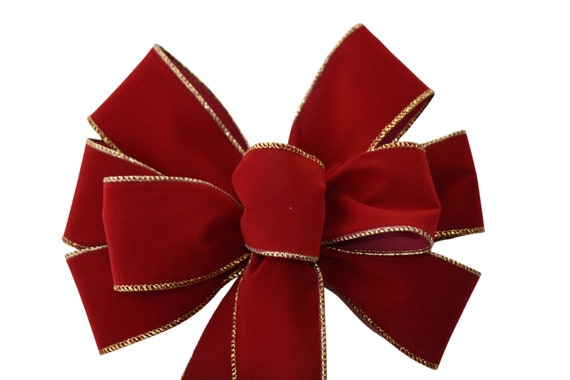 How to Hand Tie a Holiday Bow Using 3 Ribbons - Southern Charm Wreaths