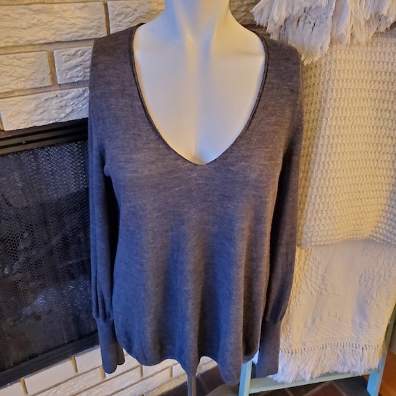 Poet sleeve sweater discount