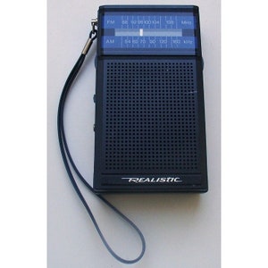 Realistic Vintage 70-80&#39;s Portable AM/FM Transistor Radio