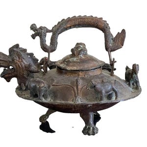 Antique Handmade Chinese Bronze Dragon Ornamental Ceremonial Teapot Kettle