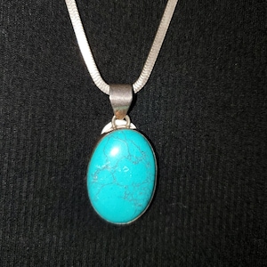 22&quot; Sterling Silver Snake chain with large Cabochon Turquoise Pendant Necklace
