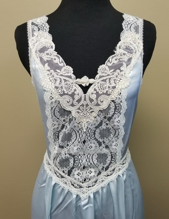 Donna Richards Light Blue Lace Satin Peignoir & Ni