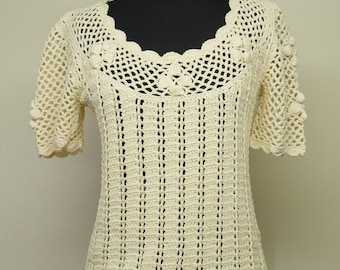 Suéter bohemio de crochet hecho a mano de Sheree Massoquoi - Pequeño