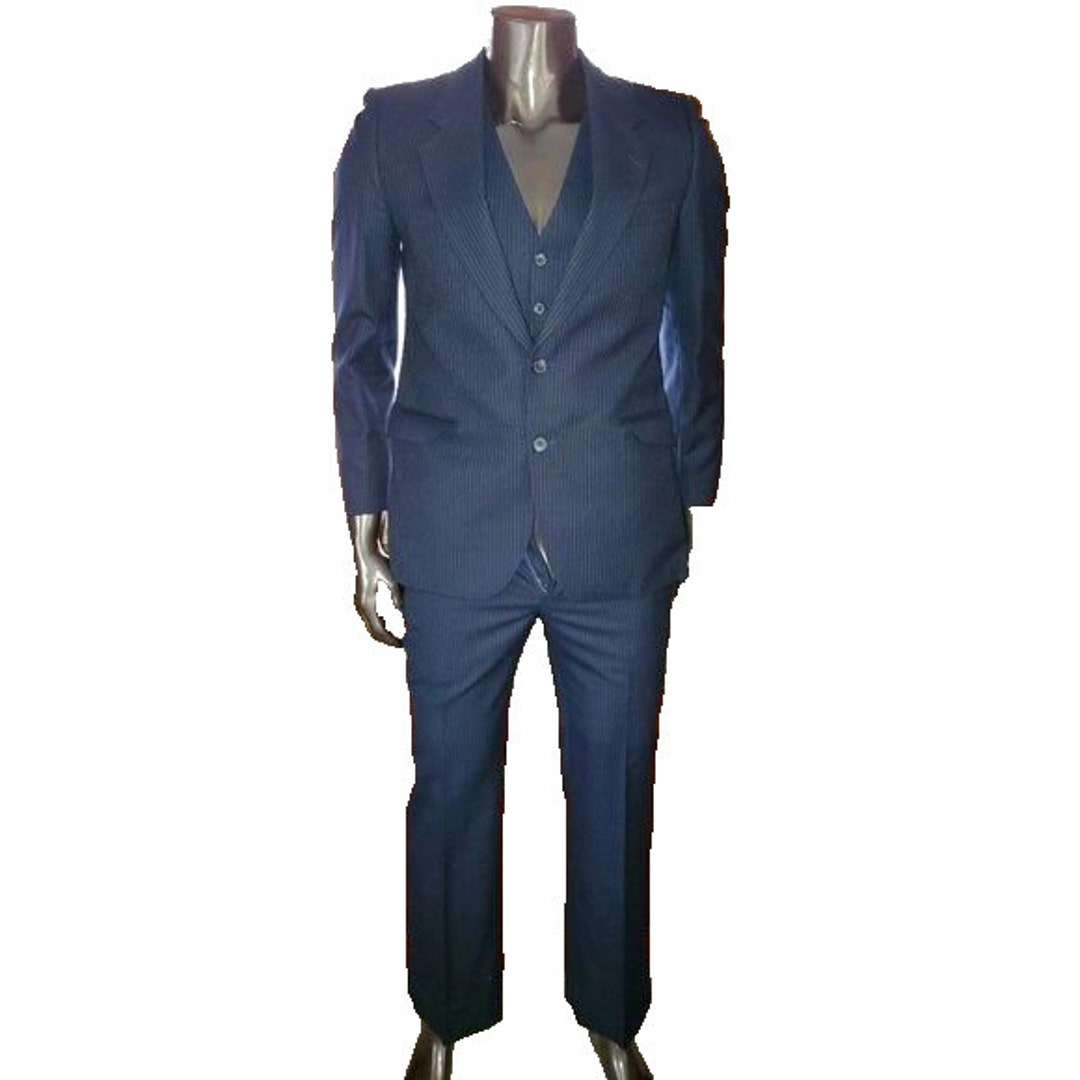 Yves Saint Laurent ストライプ三つ揃えスーツ Yves Saint Laurent ストライプ三つ揃えスーツ