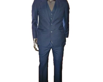 Yves Saint Laurent YSL Vintage Slim 3 Piece Navy Pinstripe Suit 39S/32S