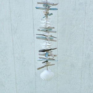 Driftwood Shell Starfish Garland: Beach Coastal Decor