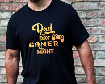 Pères jour Gamer papa, papa par jour Gamer par nuit t-shirt pour papa, cadeau de fête des pères