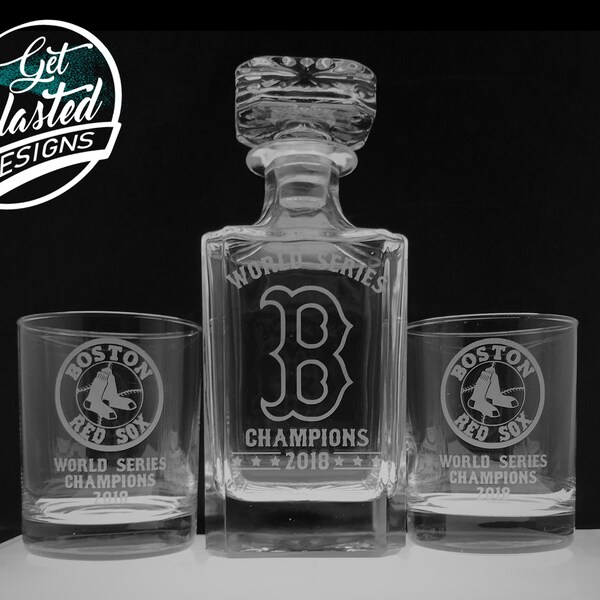Decantador de licor Boston Red Sox grabado personalizado y vasos de whisky / Juego de 3 piezas / Campeones de la Serie Mundial 2018 / Personalización disponible