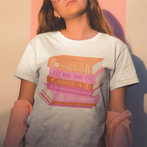 Sapphic Bookish Shirt Tee, Queer Reader Era Shirt Bookish Merch for Book Club Shirts Gift, Subtle Lesbian Pride Shirt, Hot Girls Read Books