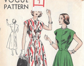 Vintage 1940s Vogue Sewing Pattern 6316 - Misses One-Piece Dress &quot;Easy to Make&quot; size 14 bust 32 uncut FF
