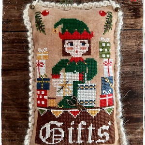 Gifts (Christmas Tree Ornament #5)- PDF Cross Stitch Pattern
