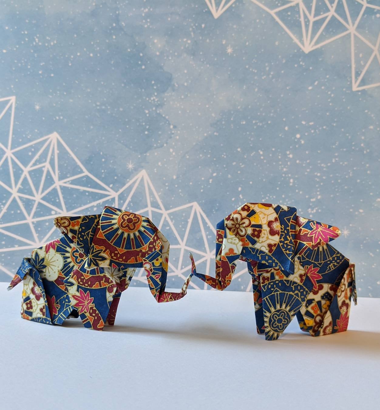 2 Origami Elefanten in Feinen Yuzen. Papier mit Blumen und | Etsy