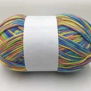 Red Heart Comfort Yarn - Medium 4 Yarn, Discontinued Colour, 12oz/593m/649yds - Print