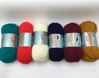 Bernat Chunky yarn,Rare Vintage yarn Bulky 5- 3oz/85g -variety of colours