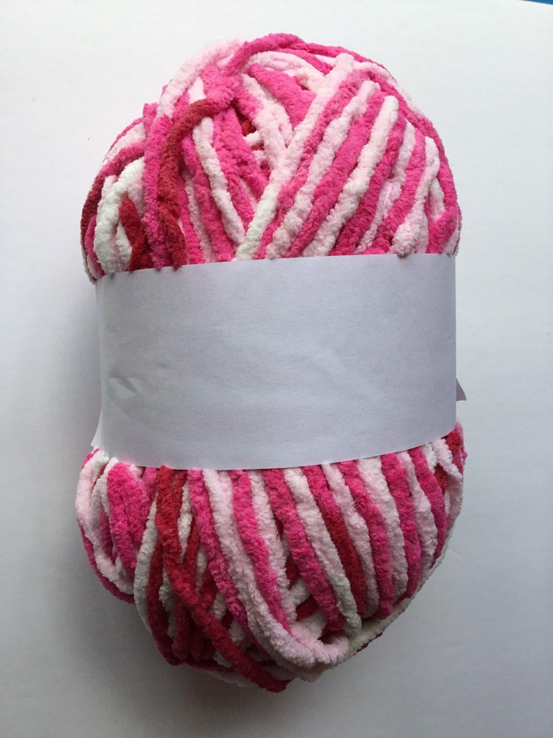 Bernat Blanket Yarn Brights Raspberry Ribbon Varg